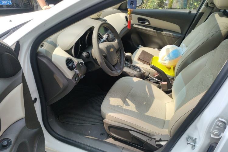 Used Chevrolet Cruze 2015 1.5L Classic SE AT Driver Seat