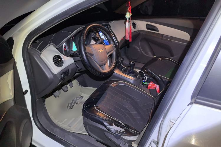 Used Chevrolet Cruze 2015 1.5L Classic SE MT Driver Seat