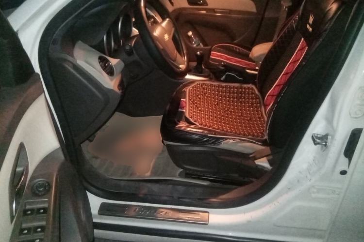 Used Chevrolet Cruze 2015 1.5L Classic SL MT Driver Seat