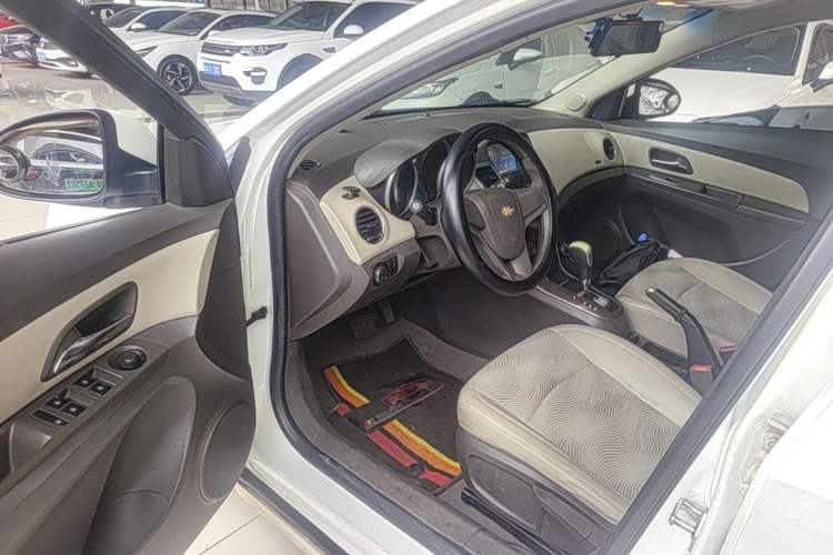 Used Chevrolet Cruze 2015 1.5L Classic SE AT Driver Seat