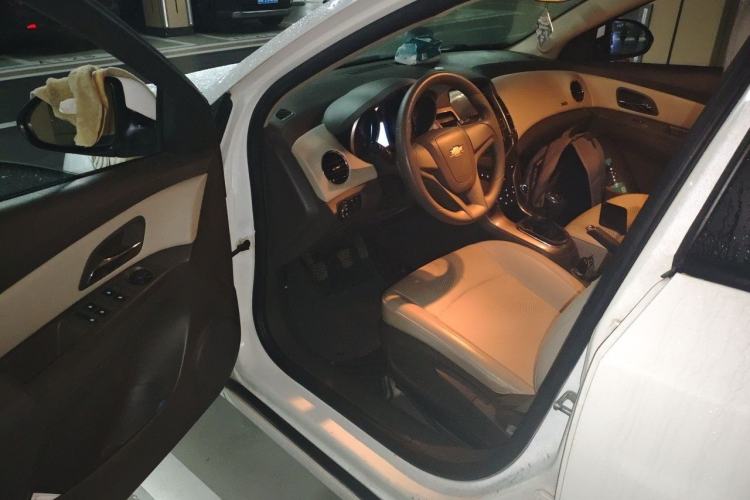 Used Chevrolet Cruze 2015 1.5L Classic SE MT Driver Seat
