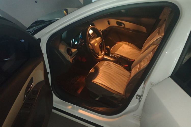 Used Chevrolet Cruze 2015 1.5L Classic SE AT Driver Seat