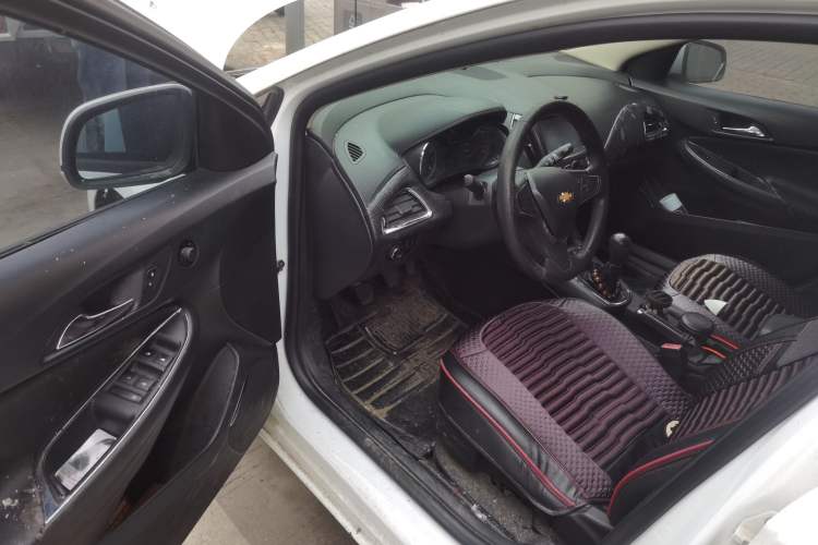 Used Chevrolet Cruze 2015 1.5L Manual Elite Edition Driver Seat