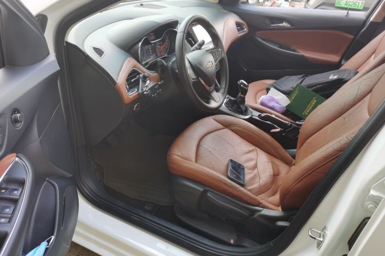 Used Chevrolet Cruze 2015 1.5L Manual Elite Edition Driver Seat