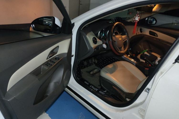 Used Chevrolet Cruze 2015 1.5L Classic SE MT Driver Seat