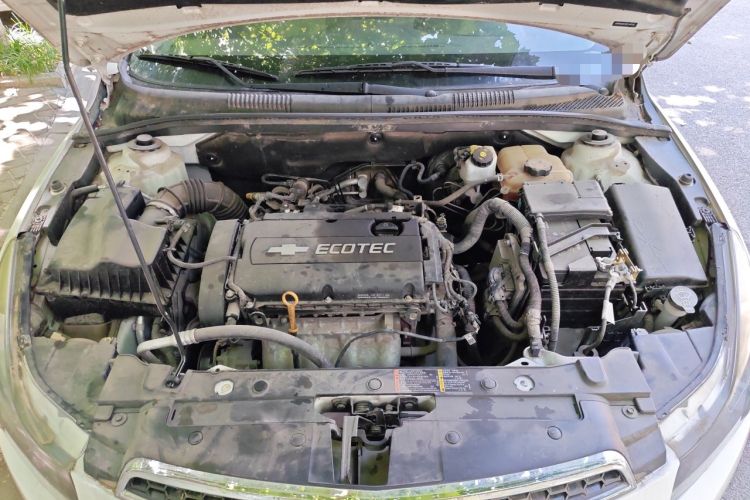 Used Chevrolet Cruze 2015 Hatchback 1.6L Manual Comfort Edition Engine Bay