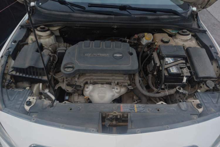 Used Chevrolet Cruze 2015 1.5L Classic SE AT Engine Bay