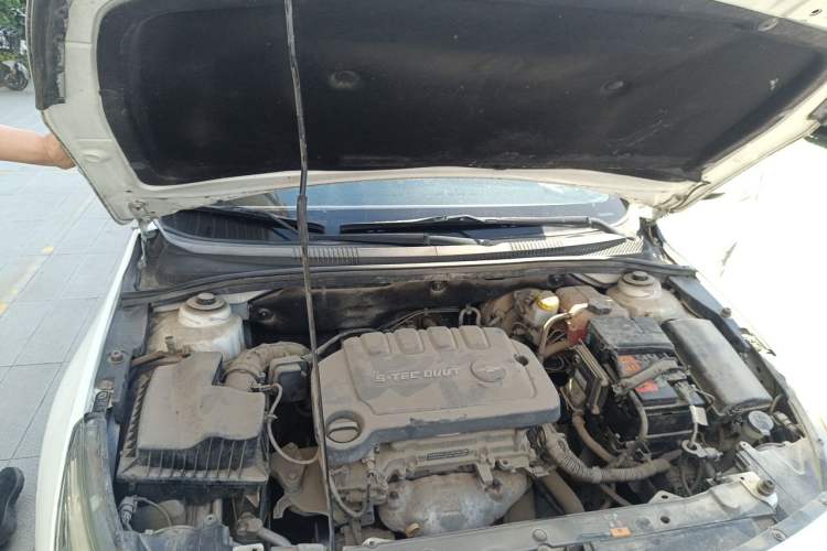 Used Chevrolet Cruze 2015 1.5L Classic SL MT Engine Bay