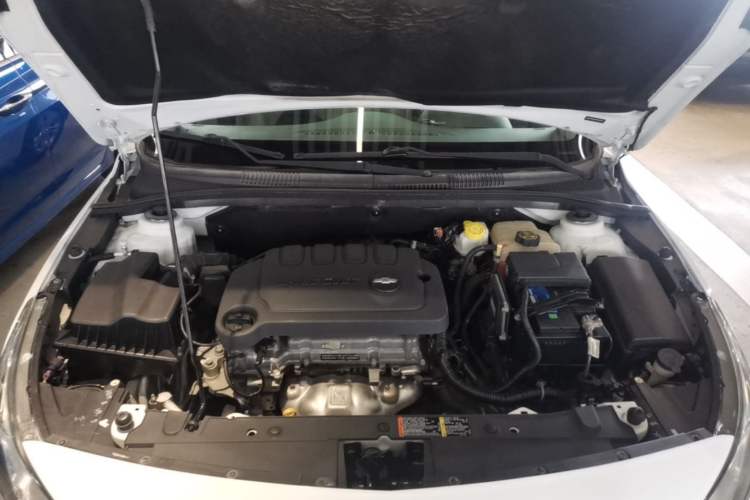 Used Chevrolet Cruze 2015 1.5L Classic SE AT Engine Bay