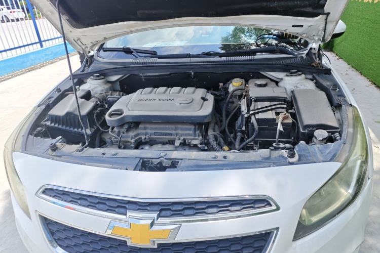 Used Chevrolet Cruze 2015 1.5L Classic SE AT Engine Bay