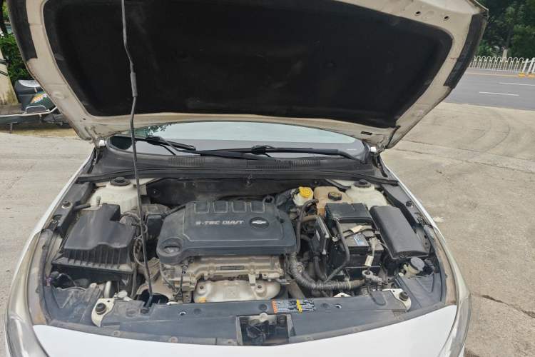 Used Chevrolet Cruze 2015 1.5L Classic SE MT Engine Bay