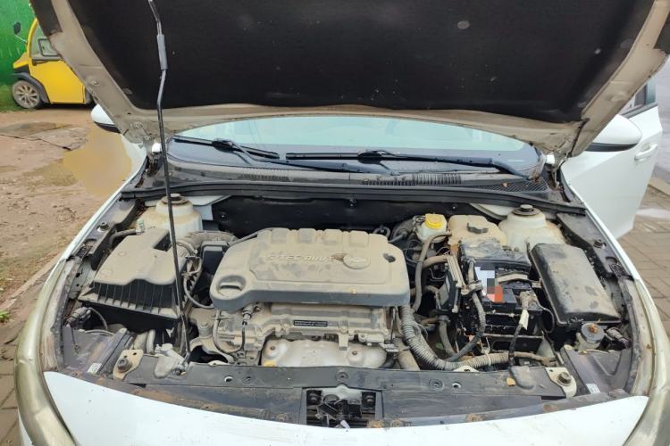 Used Chevrolet Cruze 2015 1.5L Classic SE MT Engine Bay