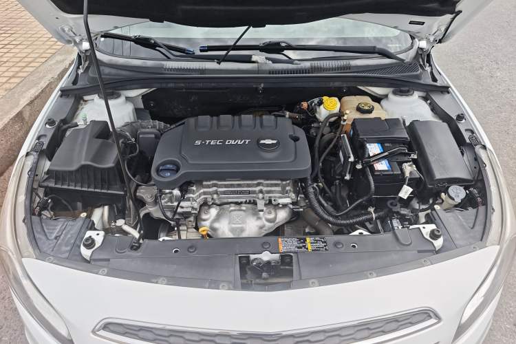 Used Chevrolet Cruze 2015 1.5L Classic SE AT Engine Bay