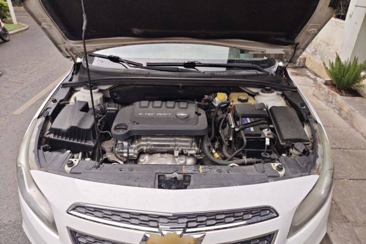 Used Chevrolet Cruze 2015 1.5L Classic SE AT Engine Bay
