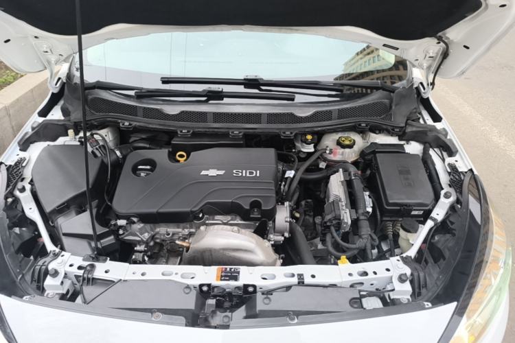 Used Chevrolet Cruze 2015 1.5L Manual Elite Edition Engine Bay