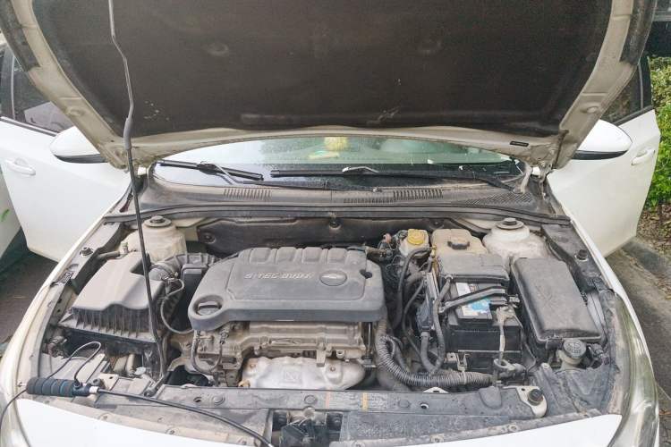 Used Chevrolet Cruze 2015 1.5L Classic SE AT Engine Bay