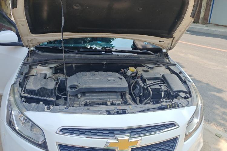 Used Chevrolet Cruze 2015 1.5L Classic SE AT Engine Bay