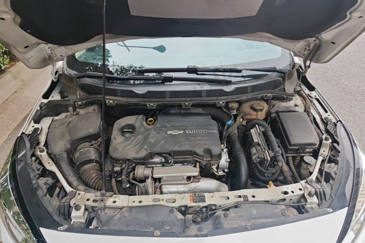 Used Chevrolet Cruze 2015 1.4T DCG Luxury Edition Engine Bay