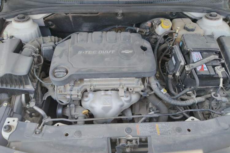 Used Chevrolet Cruze 2015 1.5L Classic SE AT Engine Bay