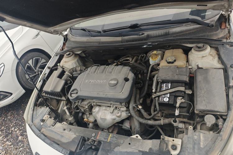Used Chevrolet Cruze 2015 1.5L Classic SL MT Engine Bay