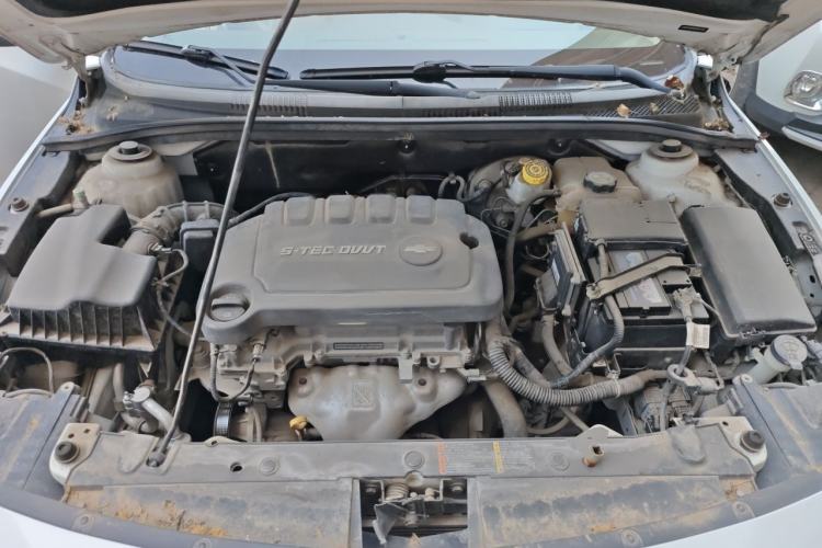 Used Chevrolet Cruze 2015 1.5L Classic SL MT Engine Bay