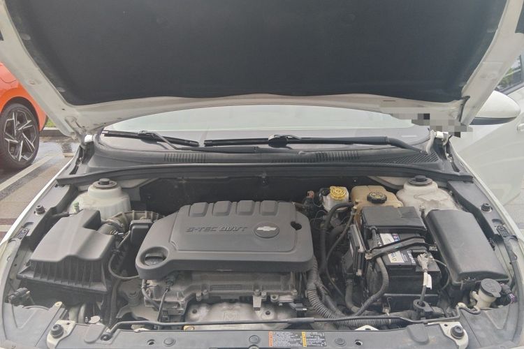 Used Chevrolet Cruze 2015 1.5L Classic SE AT Engine Bay