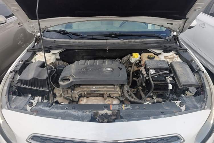 Used Chevrolet Cruze 2015 1.5L Classic SE MT Engine Bay