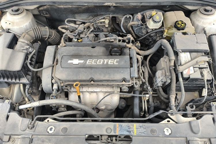 Used Chevrolet Cruze 2015 Hatchback 1.6L Automatic Comfort Edition Engine Bay