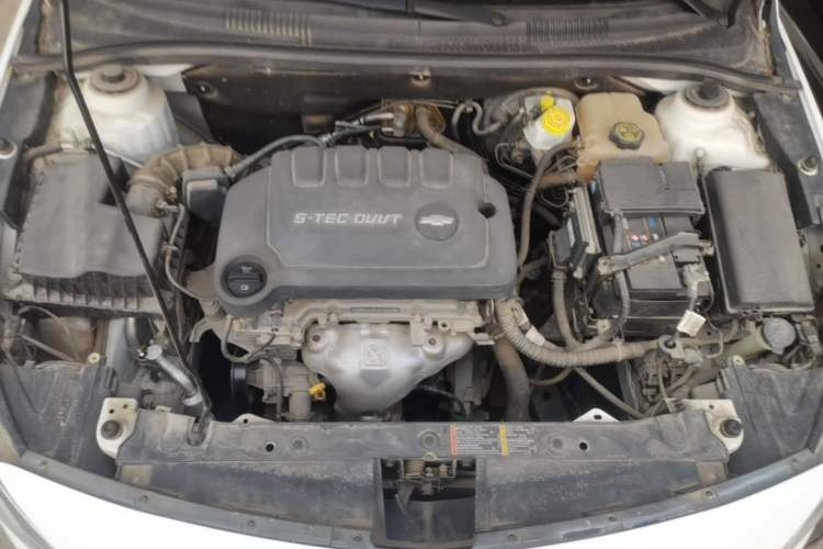 Used Chevrolet Cruze 2015 1.5L Classic SL MT Engine Bay