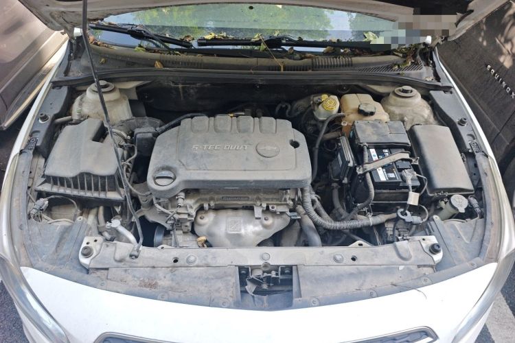 Used Chevrolet Cruze 2015 1.5L Classic SL MT Engine Bay