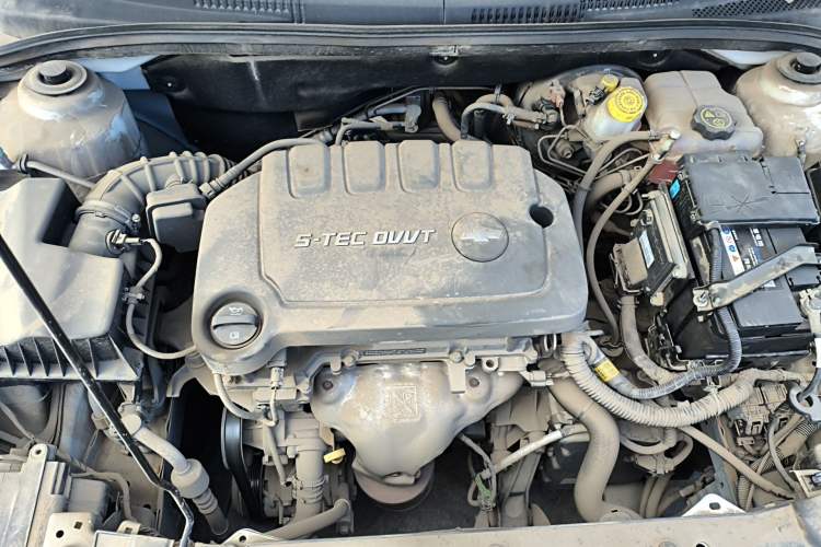Used Chevrolet Cruze 2015 1.5L Classic SE AT Engine Bay