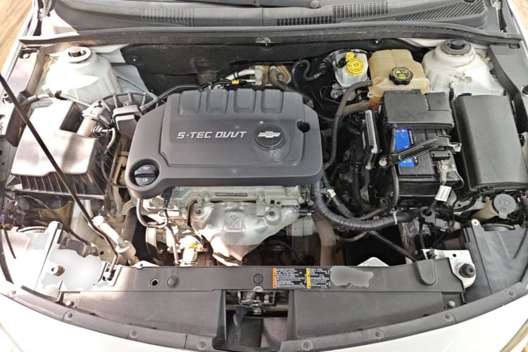 Used Chevrolet Cruze 2015 1.5L Classic SL MT Engine Bay