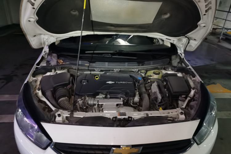 Used Chevrolet Cruze 2015 1.4T Manual Elite Edition Engine Bay