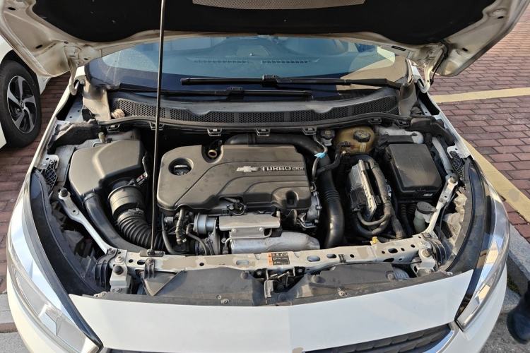 Used Chevrolet Cruze 2015 1.4T DCG Luxury Edition Engine Bay