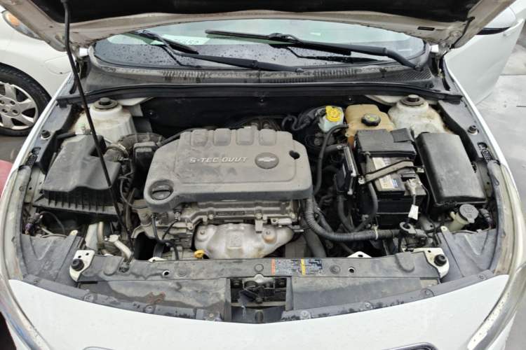 Used Chevrolet Cruze 2015 1.5L Classic SL MT Engine Bay