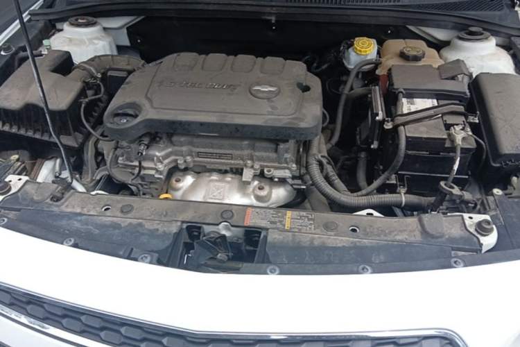 Used Chevrolet Cruze 2015 1.5L Classic SL MT Engine Bay