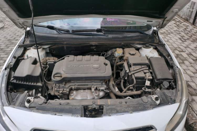 Used Chevrolet Cruze 2015 1.5L Classic SL MT Engine Bay