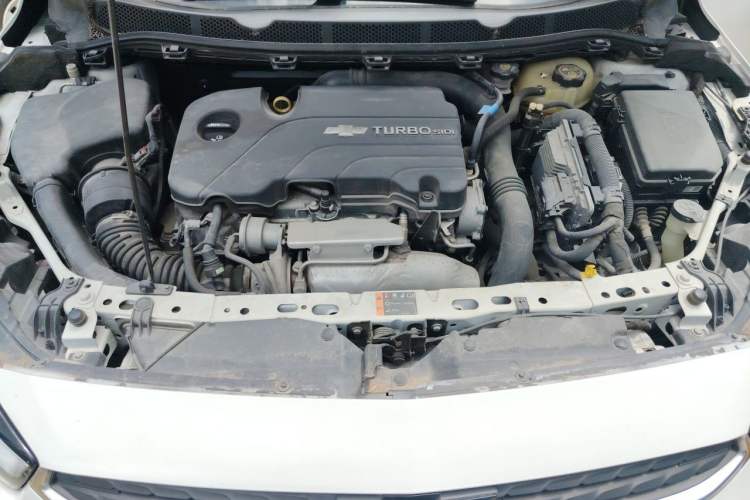 Used Chevrolet Cruze 2015 1.4T DCG Luxury Edition Engine Bay