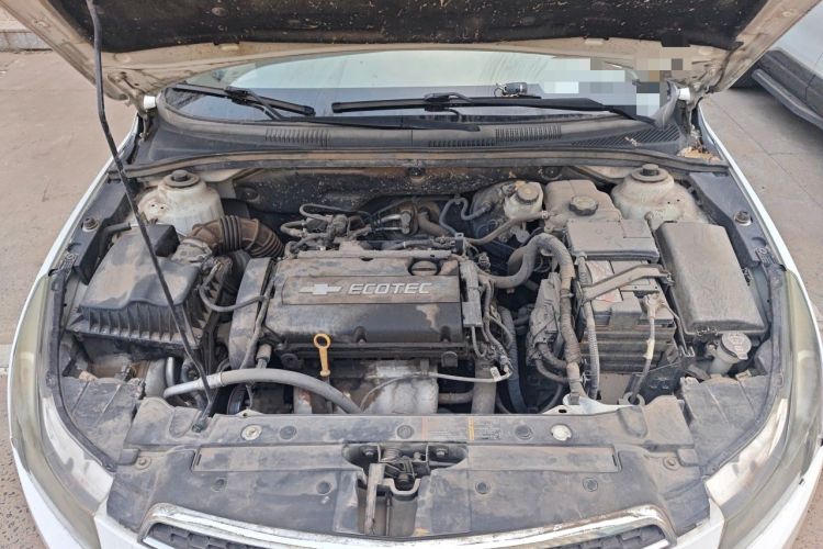 Used Chevrolet Cruze 2015 Hatchback 1.6L Manual Comfort Edition Engine Bay