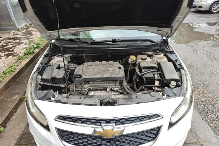 Used Chevrolet Cruze 2015 1.5L Classic SL MT Engine Bay