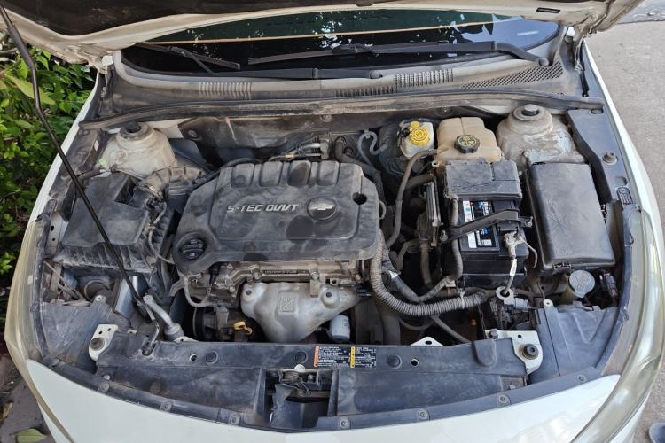Used Chevrolet Cruze 2015 1.5L Classic SL MT Engine Bay