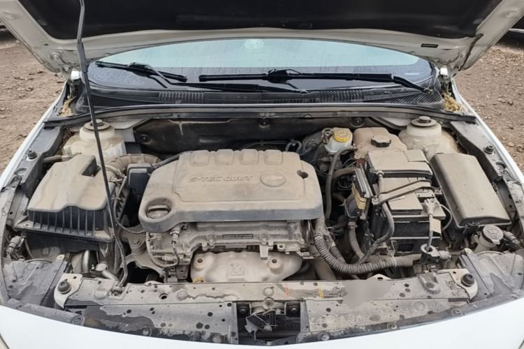 Used Chevrolet Cruze 2015 1.5L Classic SE MT Engine Bay
