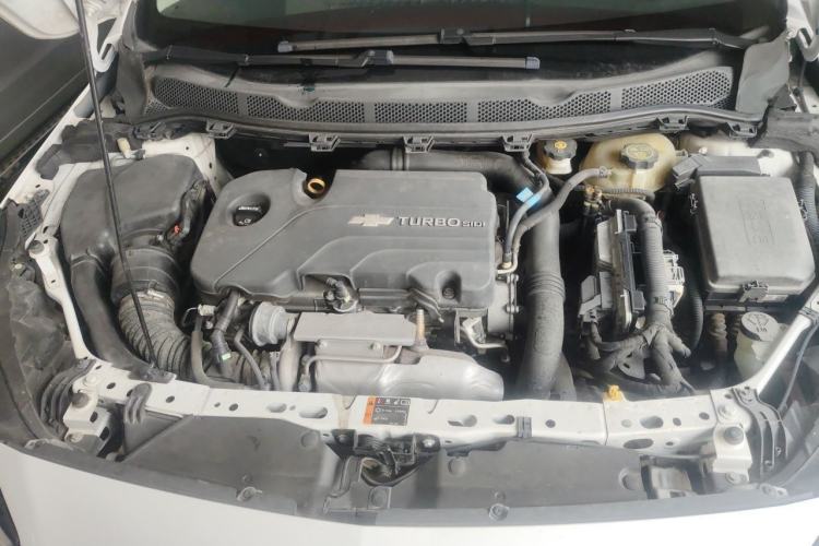 Used Chevrolet Cruze 2015 1.4T DCG Luxury Edition Engine Bay