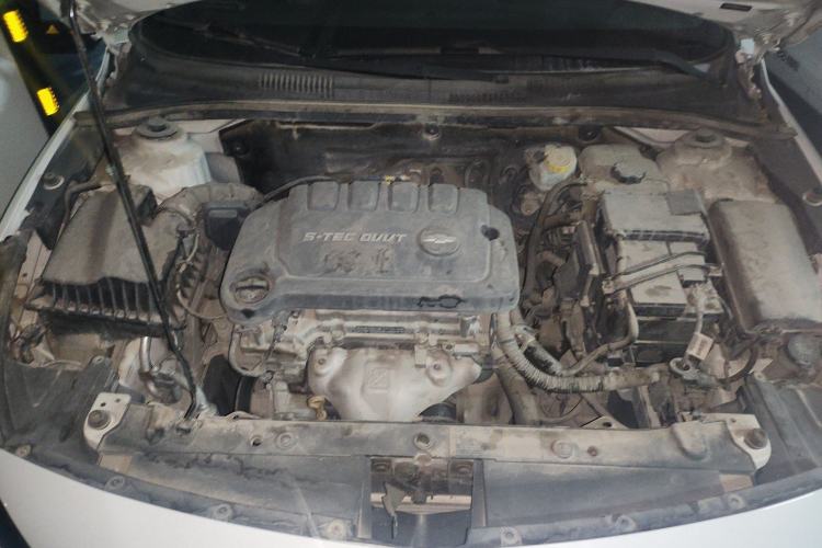 Used Chevrolet Cruze 2015 1.5L Classic SL MT Engine Bay