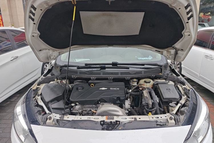 Used Chevrolet Cruze 2015 1.5L Automatic Fashion Navigation Edition Engine Bay