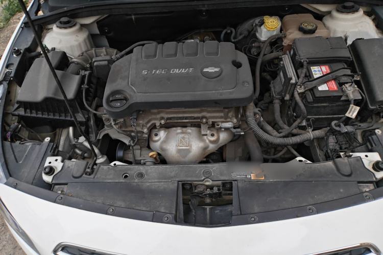 Used Chevrolet Cruze 2015 1.5L Classic SL MT Engine Bay