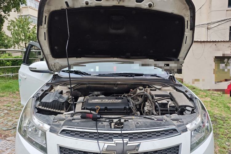 Used Chevrolet Cruze 2015 Hatchback 1.6L Automatic Comfort Edition Engine Bay