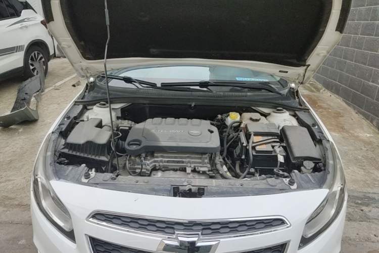 Used Chevrolet Cruze 2015 1.5L Classic SE AT Engine Bay