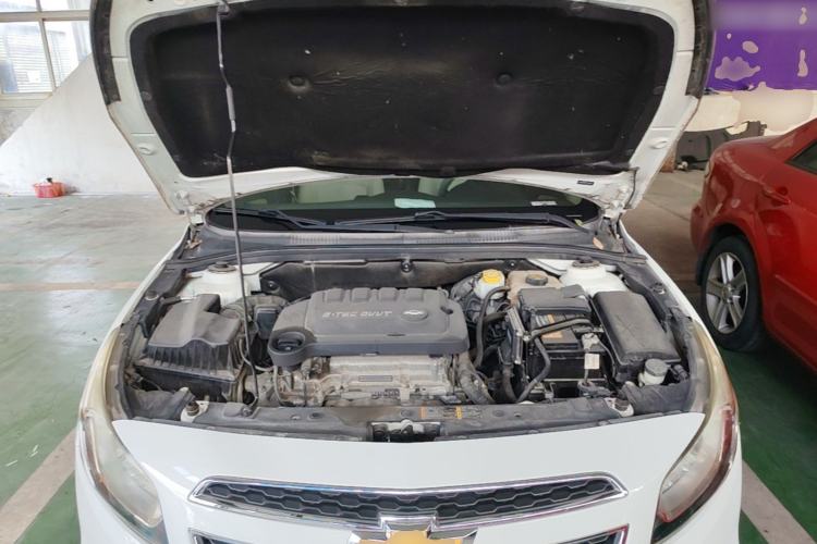 Used Chevrolet Cruze 2015 1.5L Classic SE MT Engine Bay