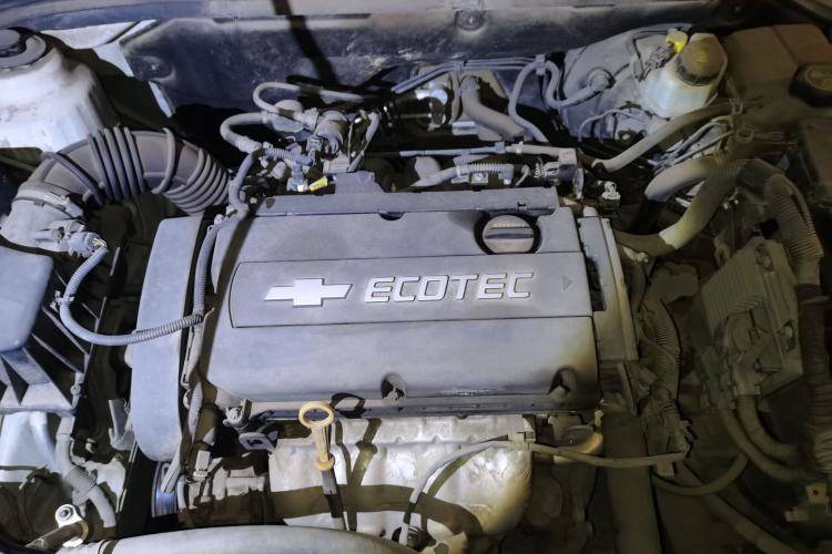 Used Chevrolet Cruze 2015 Hatchback 1.6L Manual Comfort Edition Engine Bay
